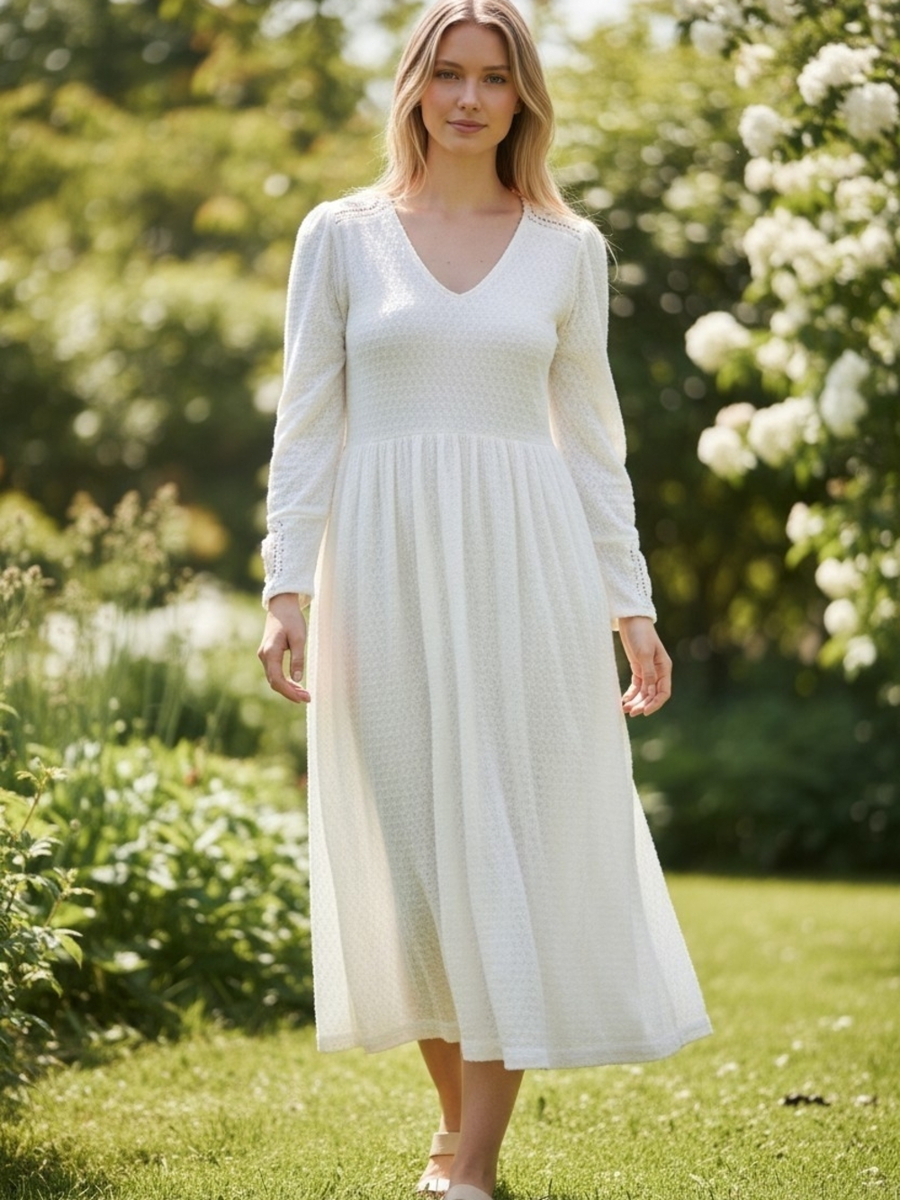 V-Neck White Maxi Dress with Long Sleeves Size S/M